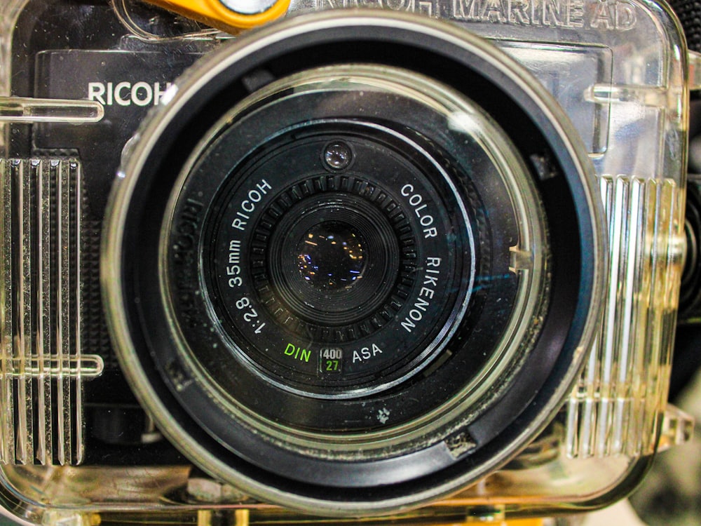 Ricoh 50mm objektifin ön mercek ve diyafram halkası